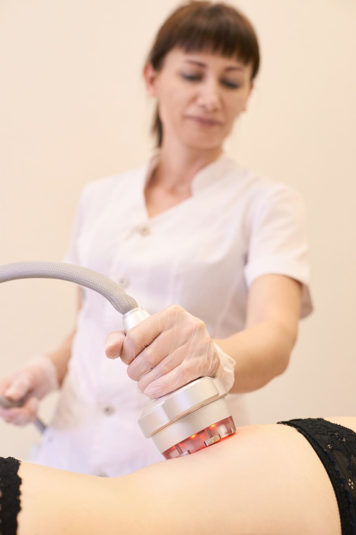 Body sculpting device in treatment at Massage Bliss Med Spa